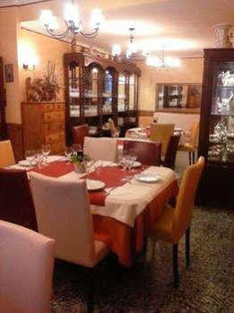 Hostal Creus Roses Extérieur photo