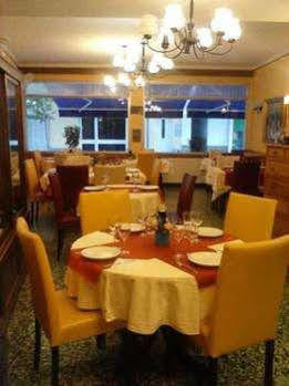 Hostal Creus Roses Extérieur photo